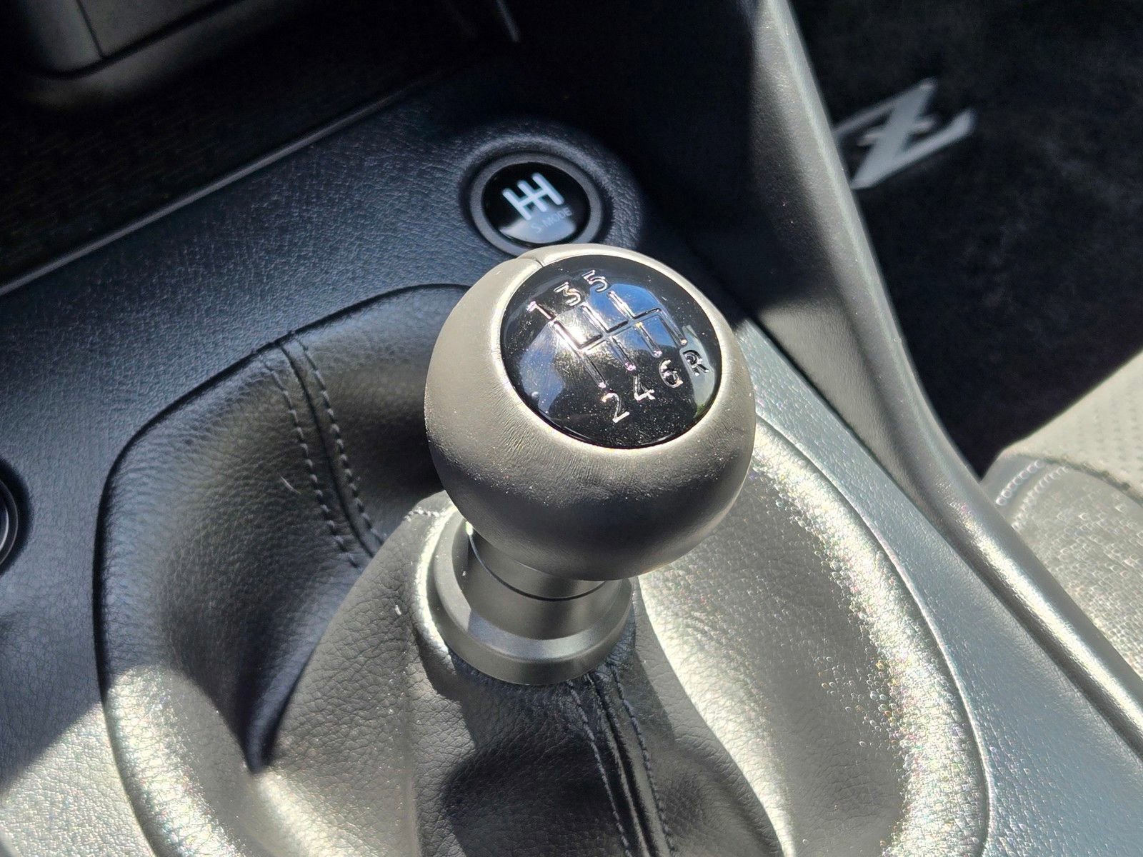 Used 2024 Nissan Z Performance w/ Floor Mat Package RWD image 27