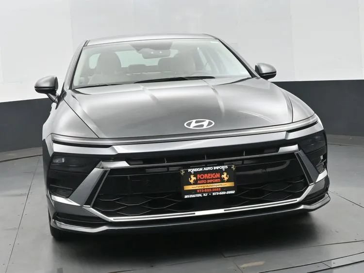 Used 2025 Hyundai Sonata SEL FWD image 3