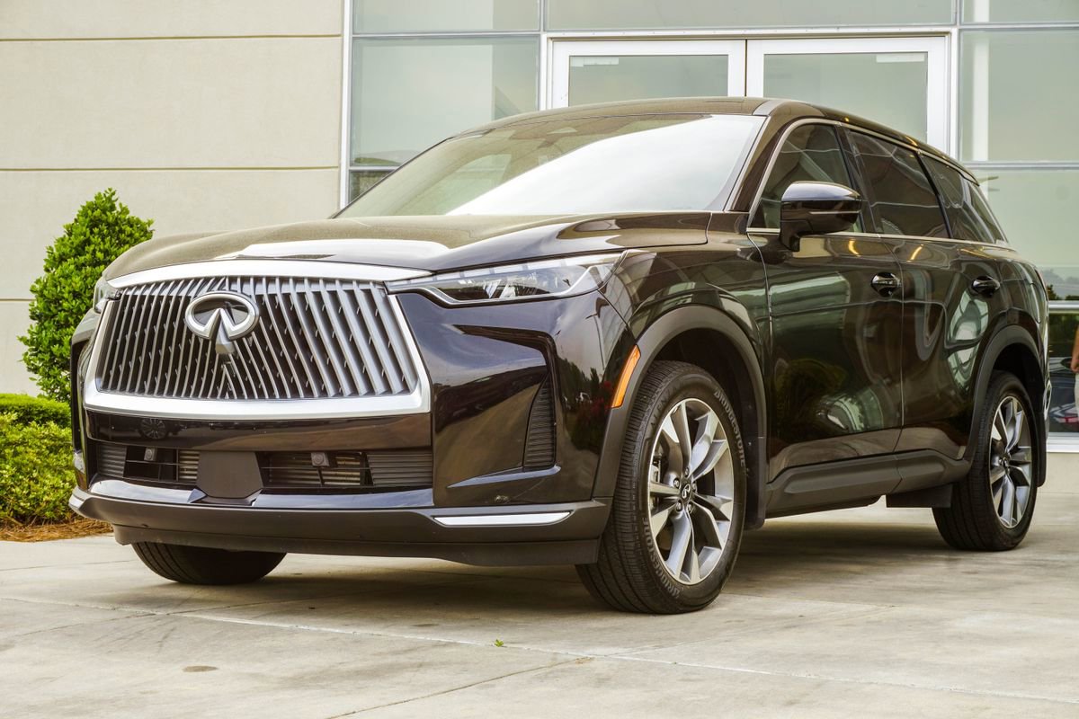 Certified 2026 INFINITI QX60 Pure w/ Cargo Package FWD image 8
