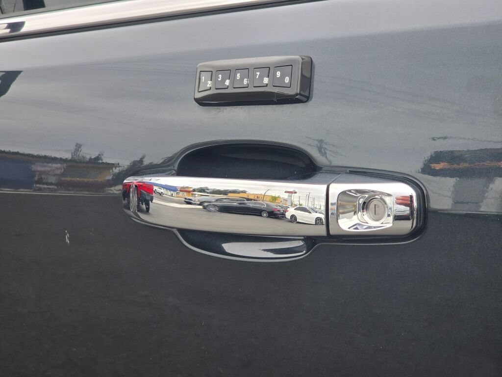 Used 2018 GMC Canyon Denali AWD/4WD image 11