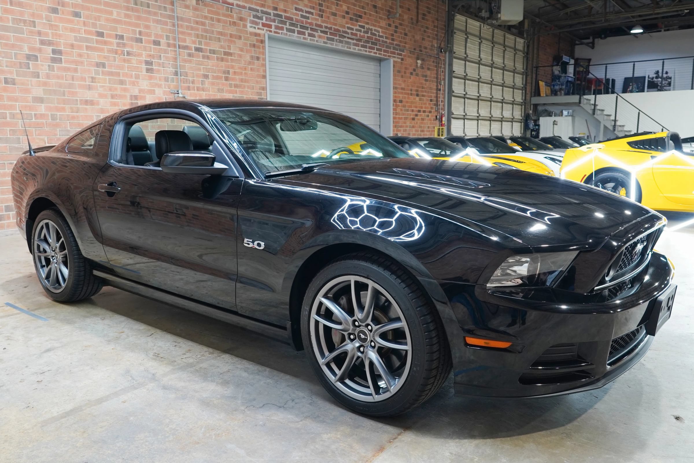 Used 2013 Ford Mustang GT Premium w/ Brembo Brake Pkg RWD image 21