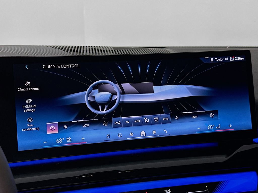 Used 2026 BMW 550e xDrive w/ Premium Package image 20