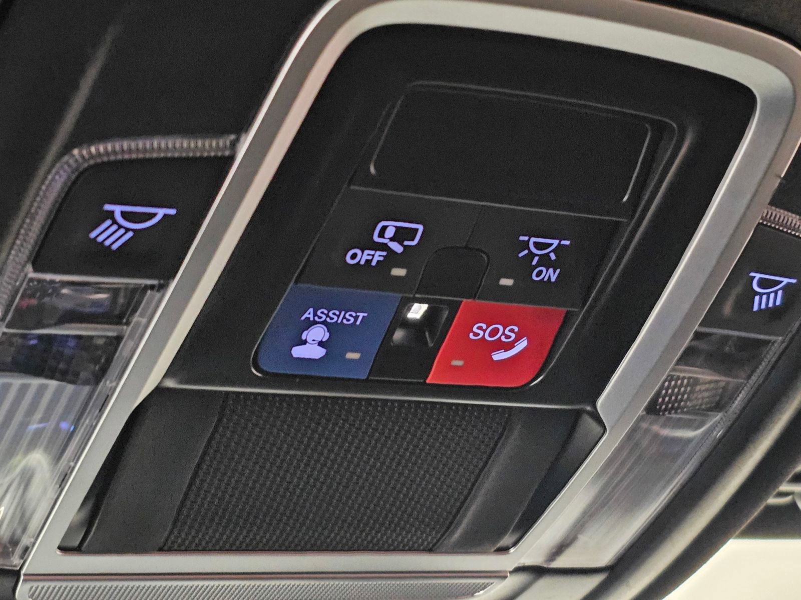 Used 2024 RAM 1500 Laramie image 28