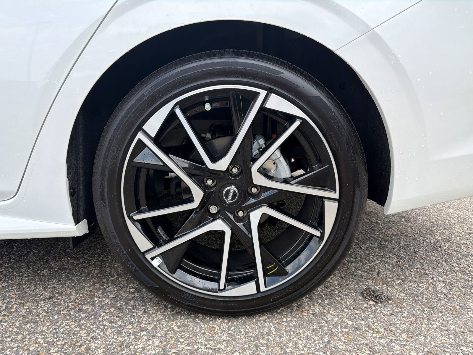 Certified 2025 Nissan Sentra SR w/ SR Premium Package FWD image 19
