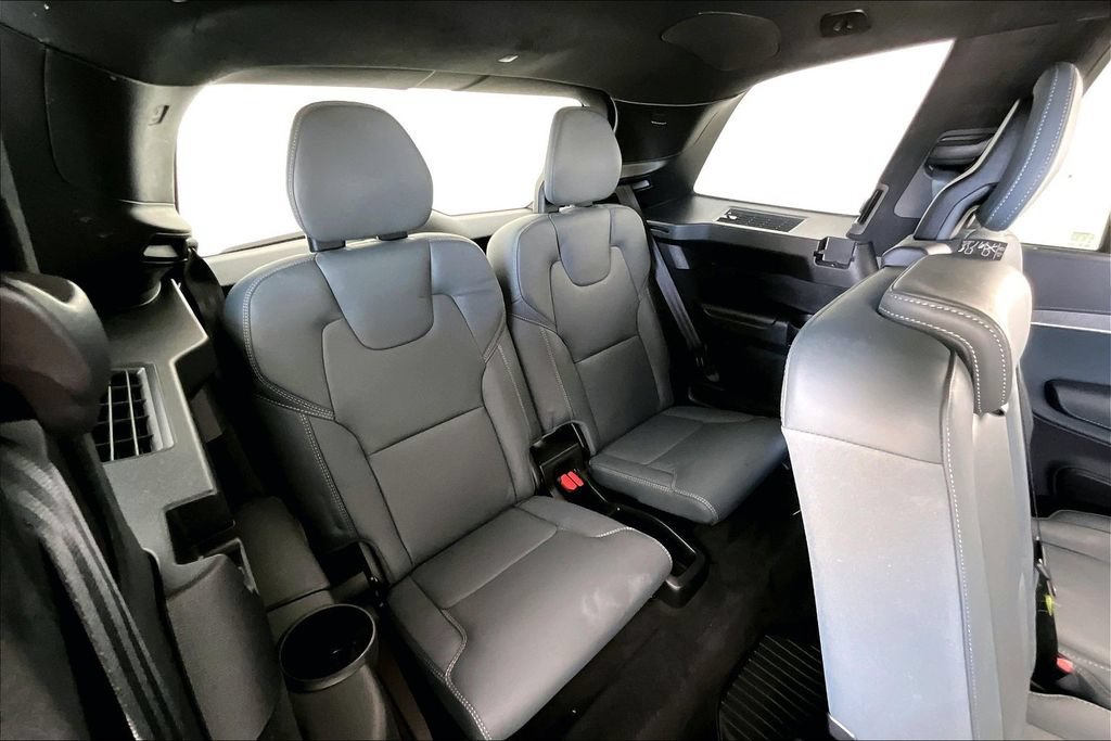 Certified 2023 Volvo XC90 B6 Ultimate w/ Lounge Package AWD/4WD image 36