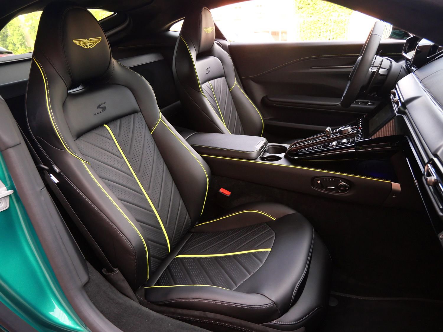 New 2026 Aston Martin V8 Vantage S RWD image 12