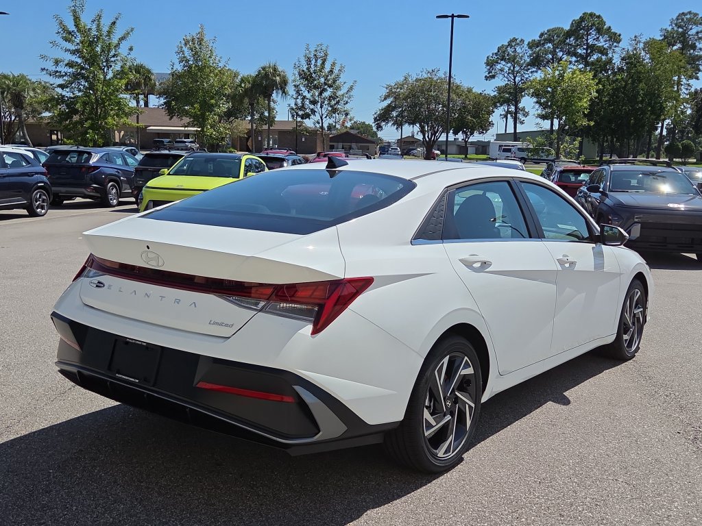 New 2026 Hyundai Elantra Limited FWD image 8
