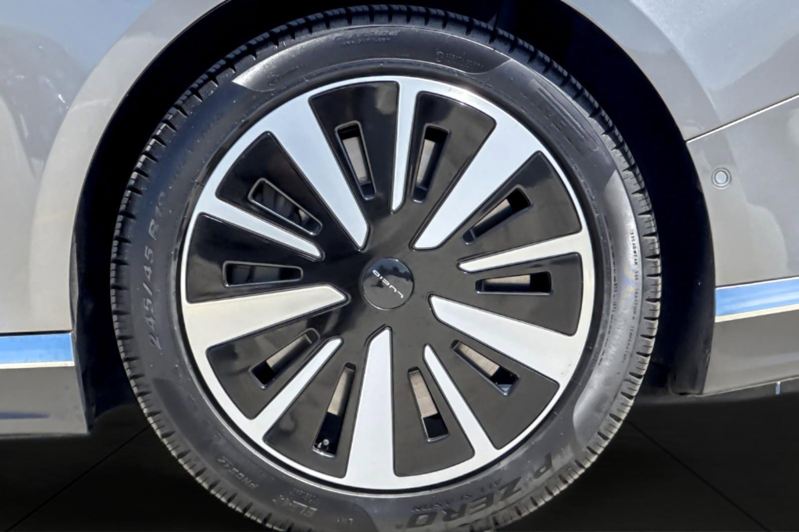 Used 2026 Lucid Air Touring AWD/4WD image 24