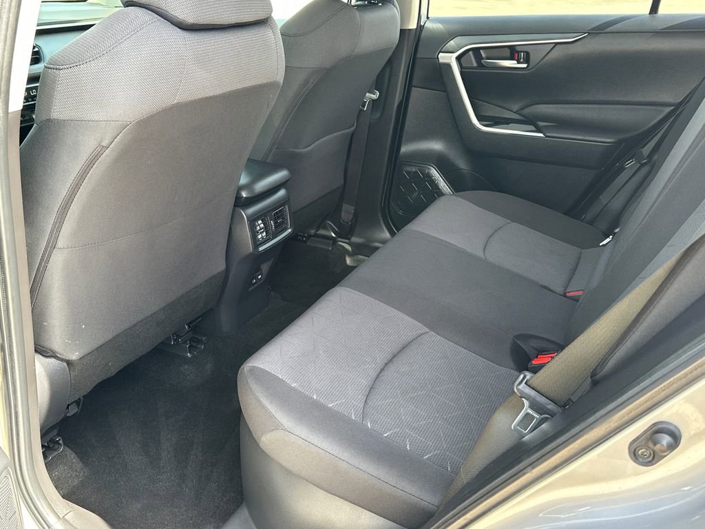 Used 2022 Toyota RAV4 XLE w/ Convenience Package AWD/4WD image 17
