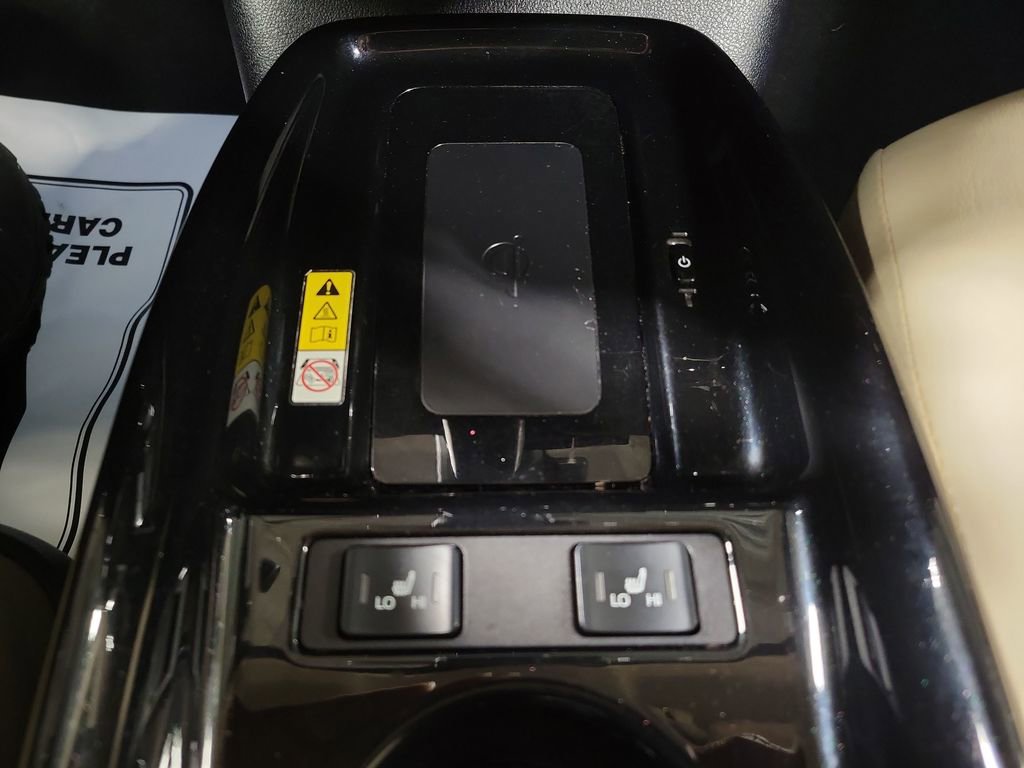 Used 2019 Toyota Prius XLE image 15