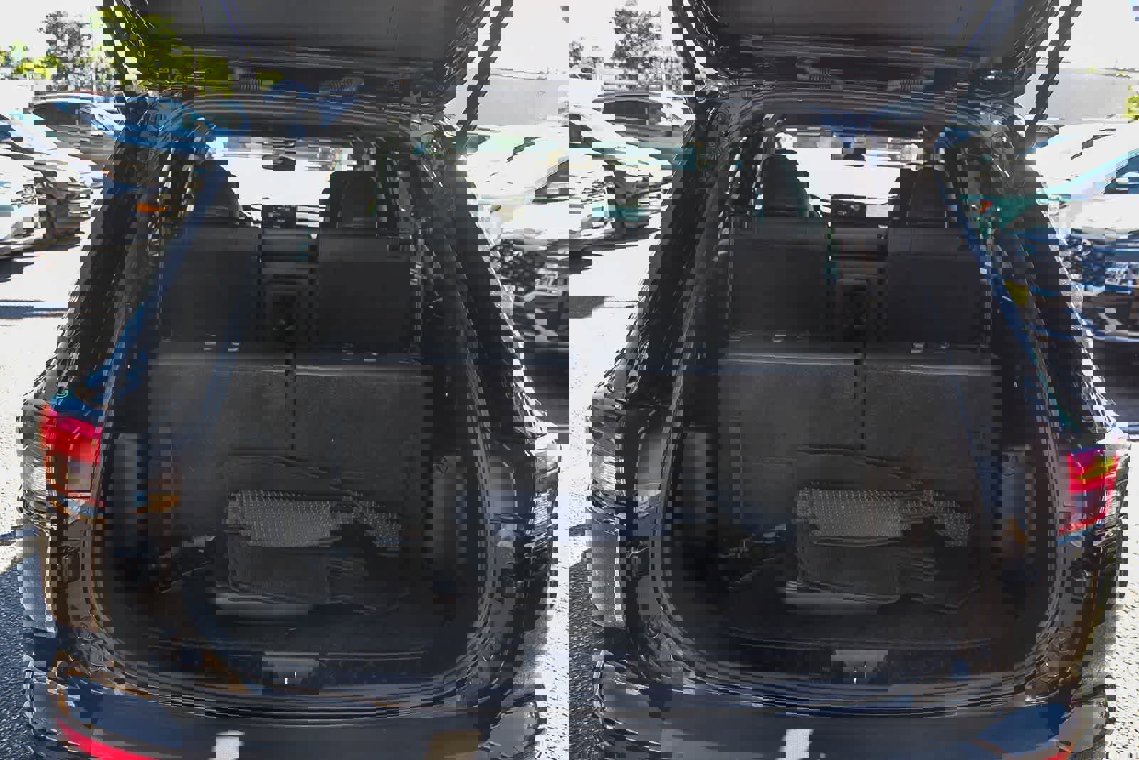 Used 2023 Mitsubishi Outlander SE image 37