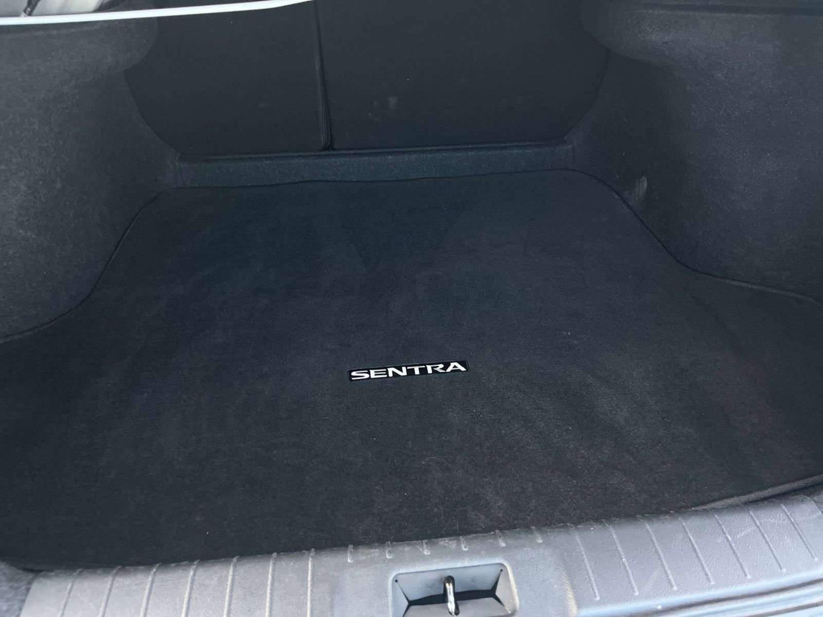 Used 2025 Nissan Sentra SV FWD image 31