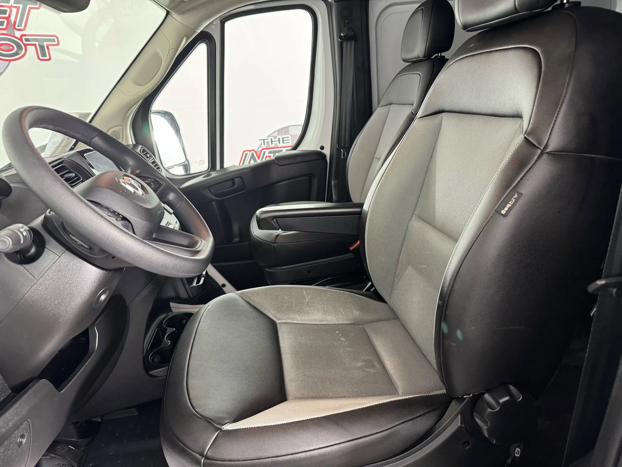 Used 2025 RAM ProMaster 3500 w/ Convenience Group image 30