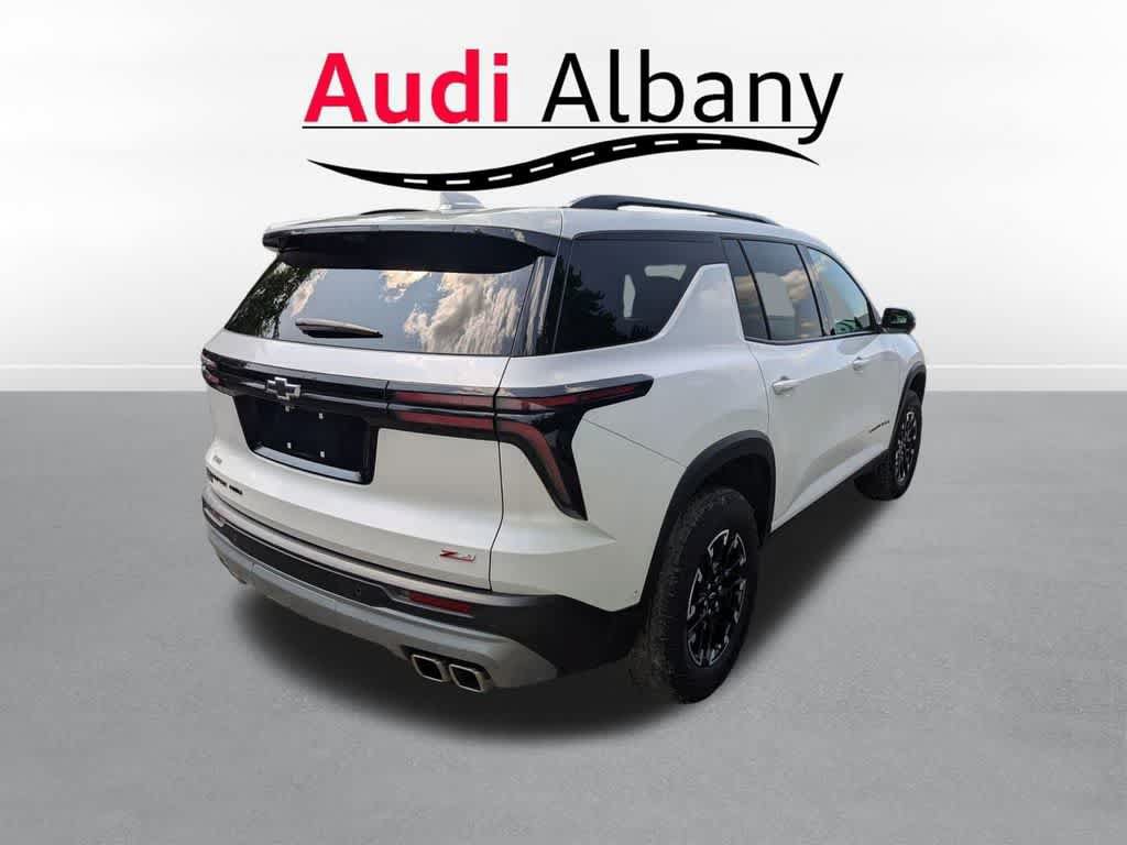 Used 2025 Chevrolet Traverse Z71 w/ Enhanced Driving Package AWD/4WD image 4