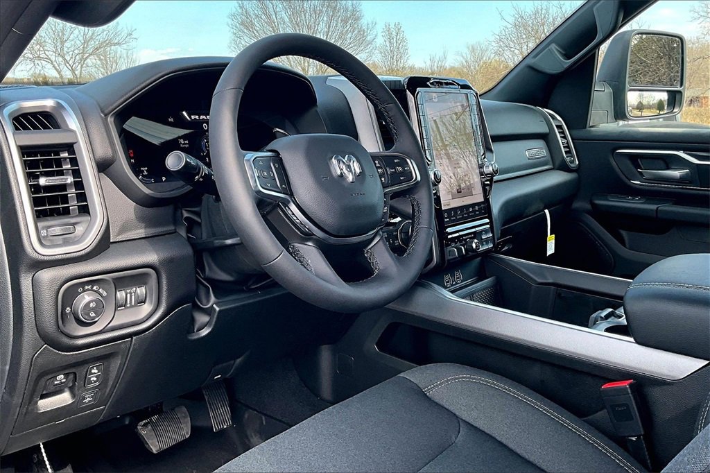 New 2026 RAM 1500 4x4 Crew Cab image 6