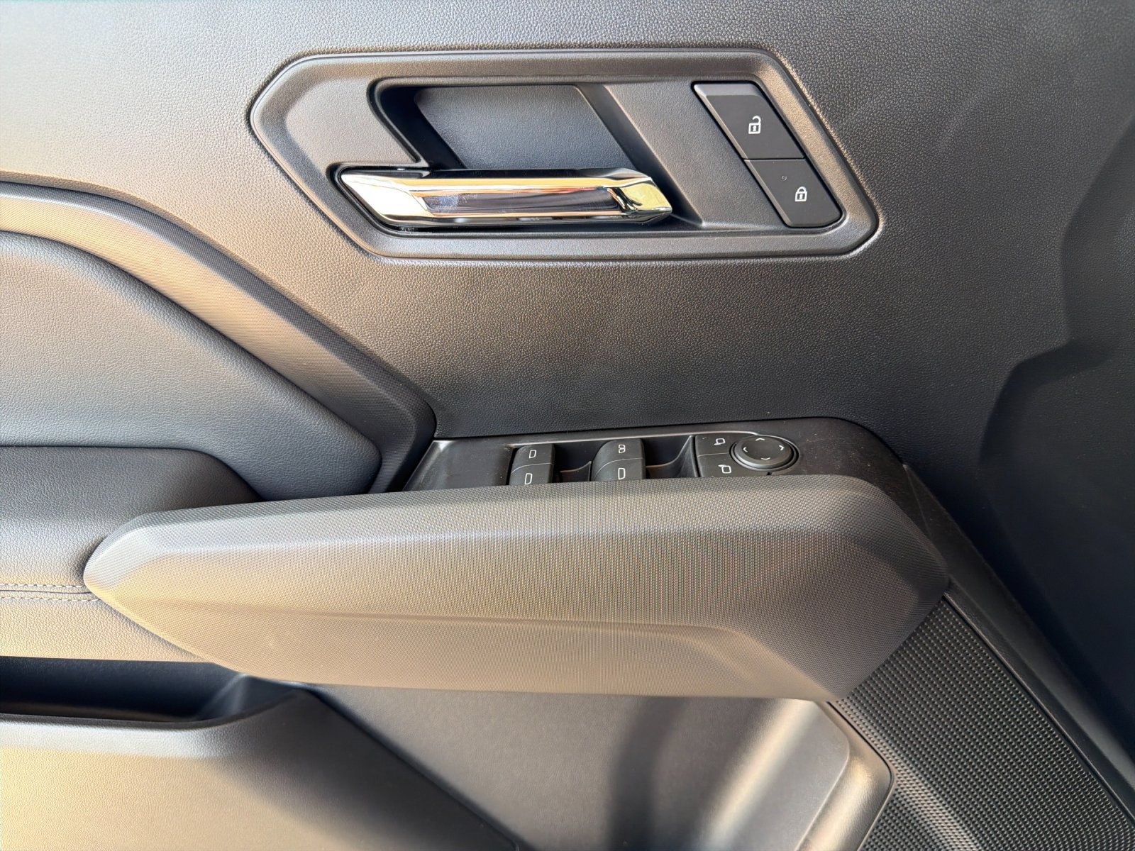 New 2026 GMC Canyon Elevation w/ Technology Package RWD image 11