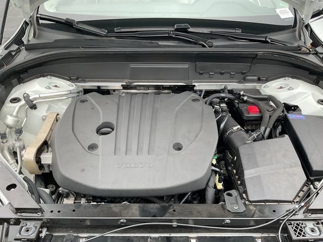 Used 2022 Volvo XC60 B5 Momentum w/ Climate Package FWD image 14