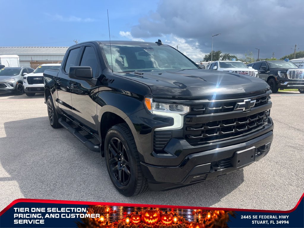 Used 2023 Chevrolet Silverado 1500 RST AWD/4WD image 3