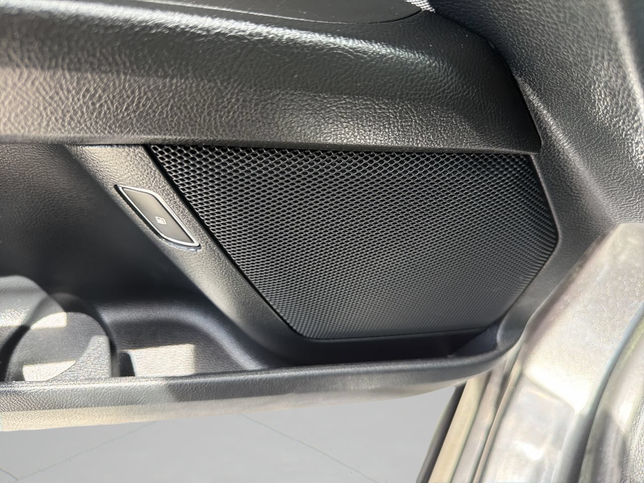 Used 2018 Ford Fusion S FWD image 17