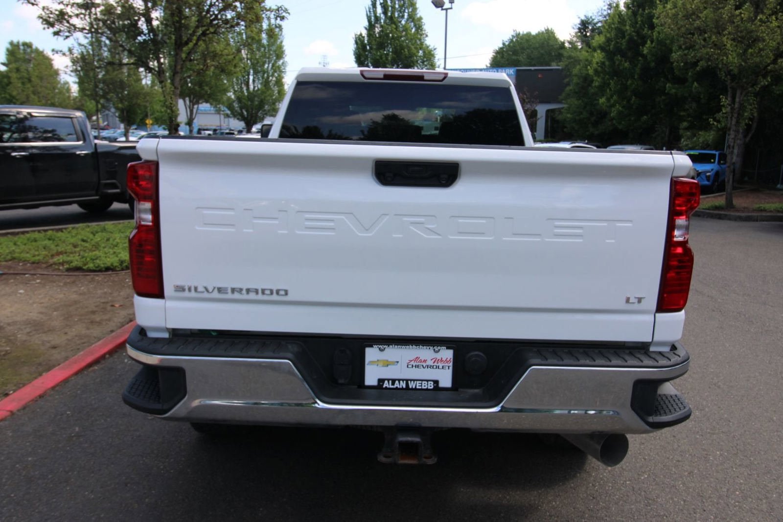 Used 2022 Chevrolet Silverado 2500 LT w/ Convenience Package AWD/4WD image 5