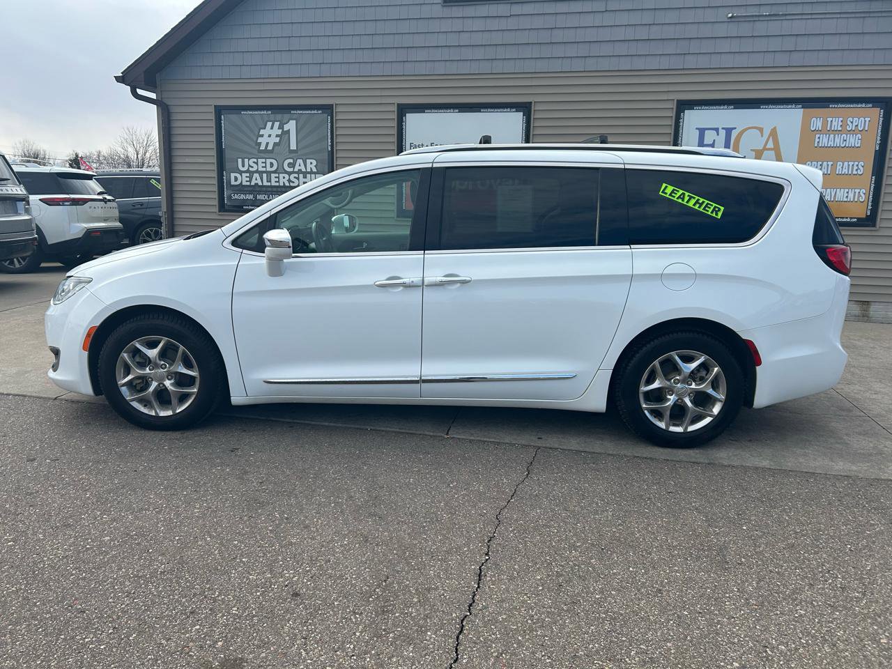 Used 2019 Chrysler Pacifica Limited image 8