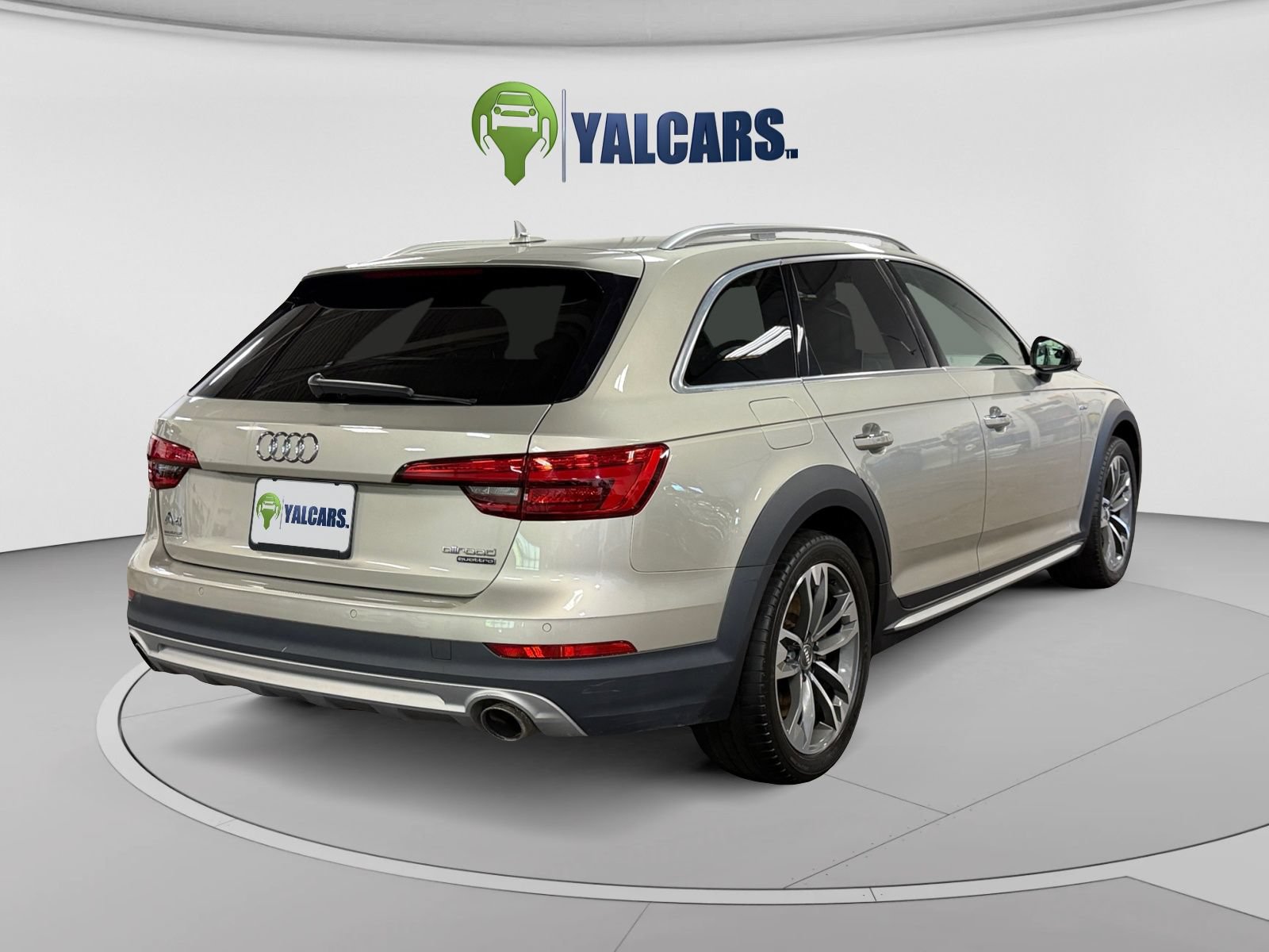 Used 2017 Audi A4 2.0T allroad Premium Plus w/ Technology Package AWD/4WD image 5