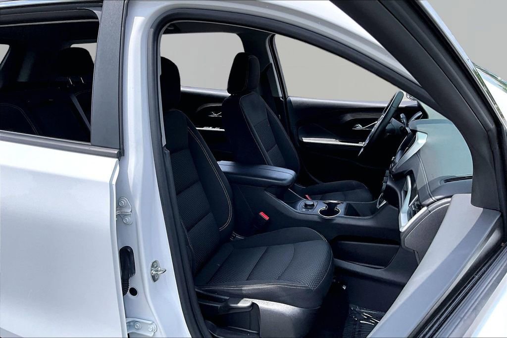 Used 2022 GMC Terrain SLE w/ Driver Convenience Package FWD image 19