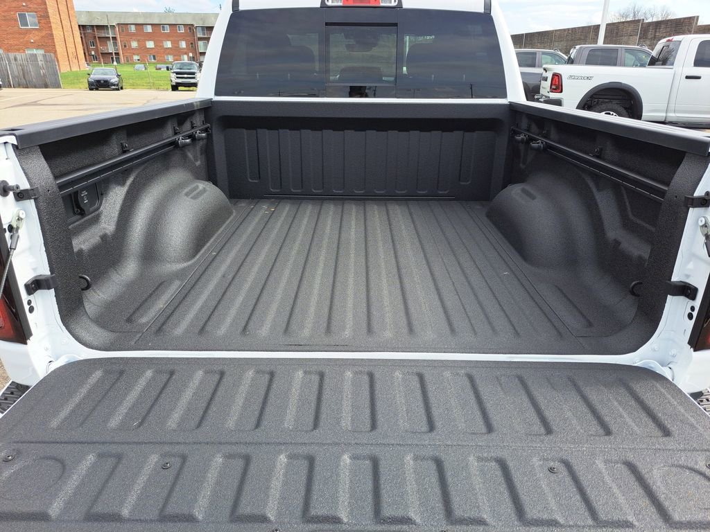 New 2026 RAM 1500 4x4 Crew Cab image 8