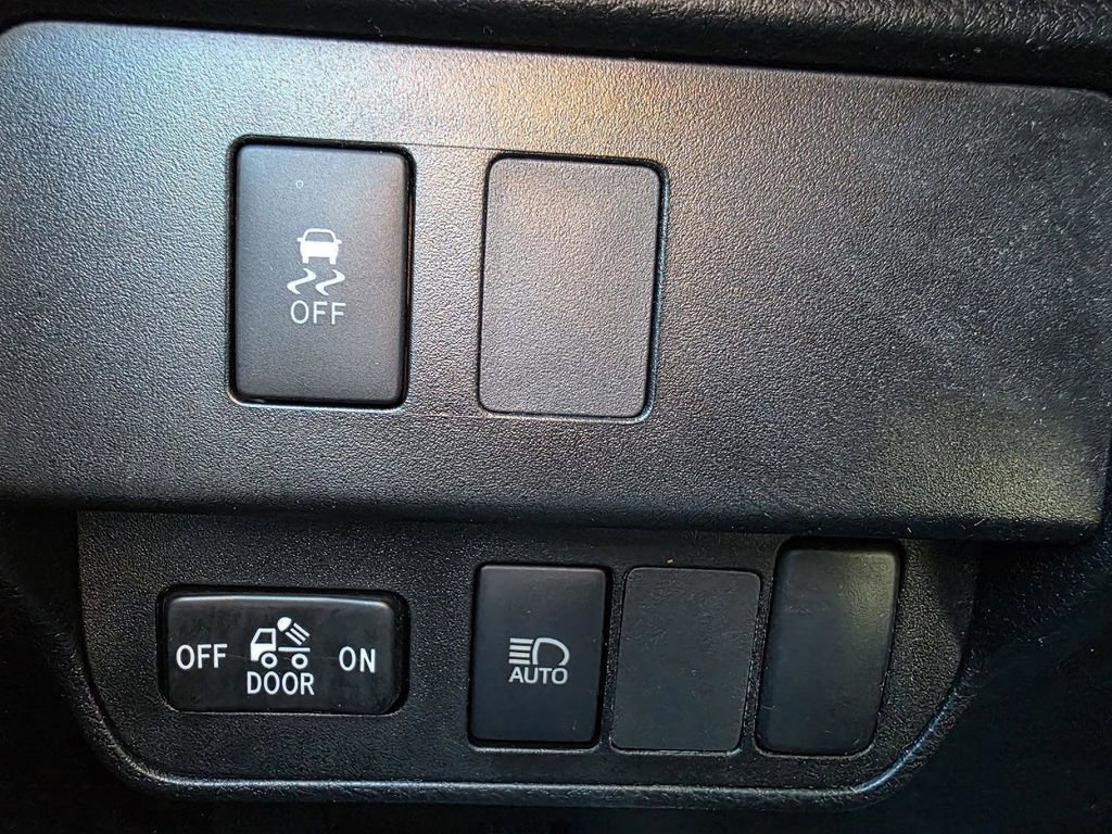 Used 2020 Toyota Tacoma SR5 image 19