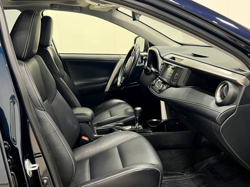 Used 2018 Toyota RAV4 Limited AWD/4WD image 33