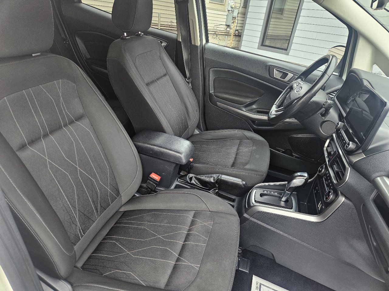 Used 2020 Ford EcoSport SE w/ SE Convenience Package image 25