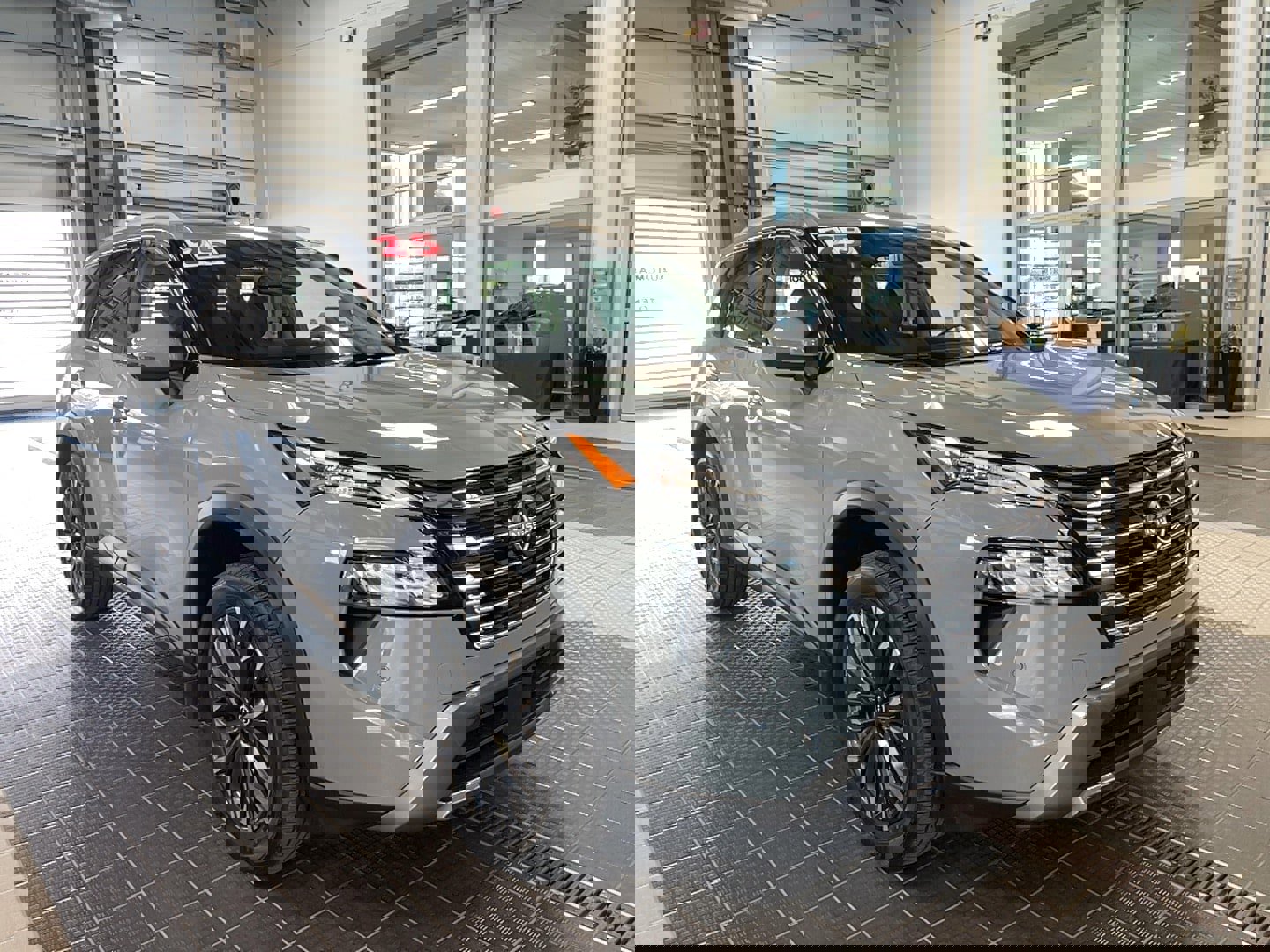 Used 2025 Nissan Rogue SL w/ Tech Package image 1