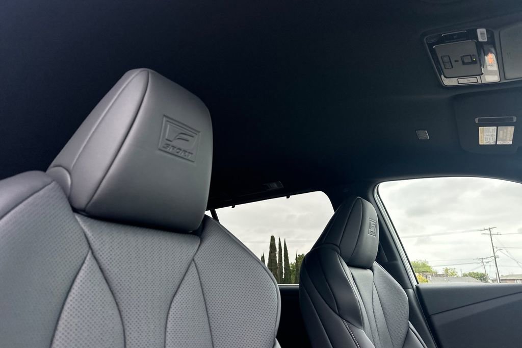 New 2026 Lexus TX 500h AWD image 18