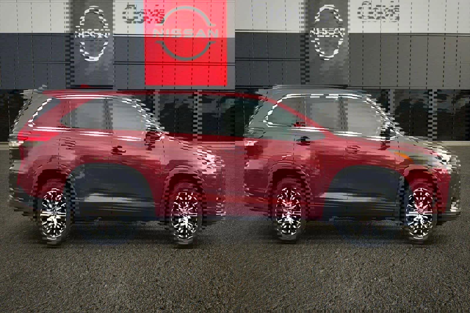 Used 2017 Toyota Highlander SE image 9