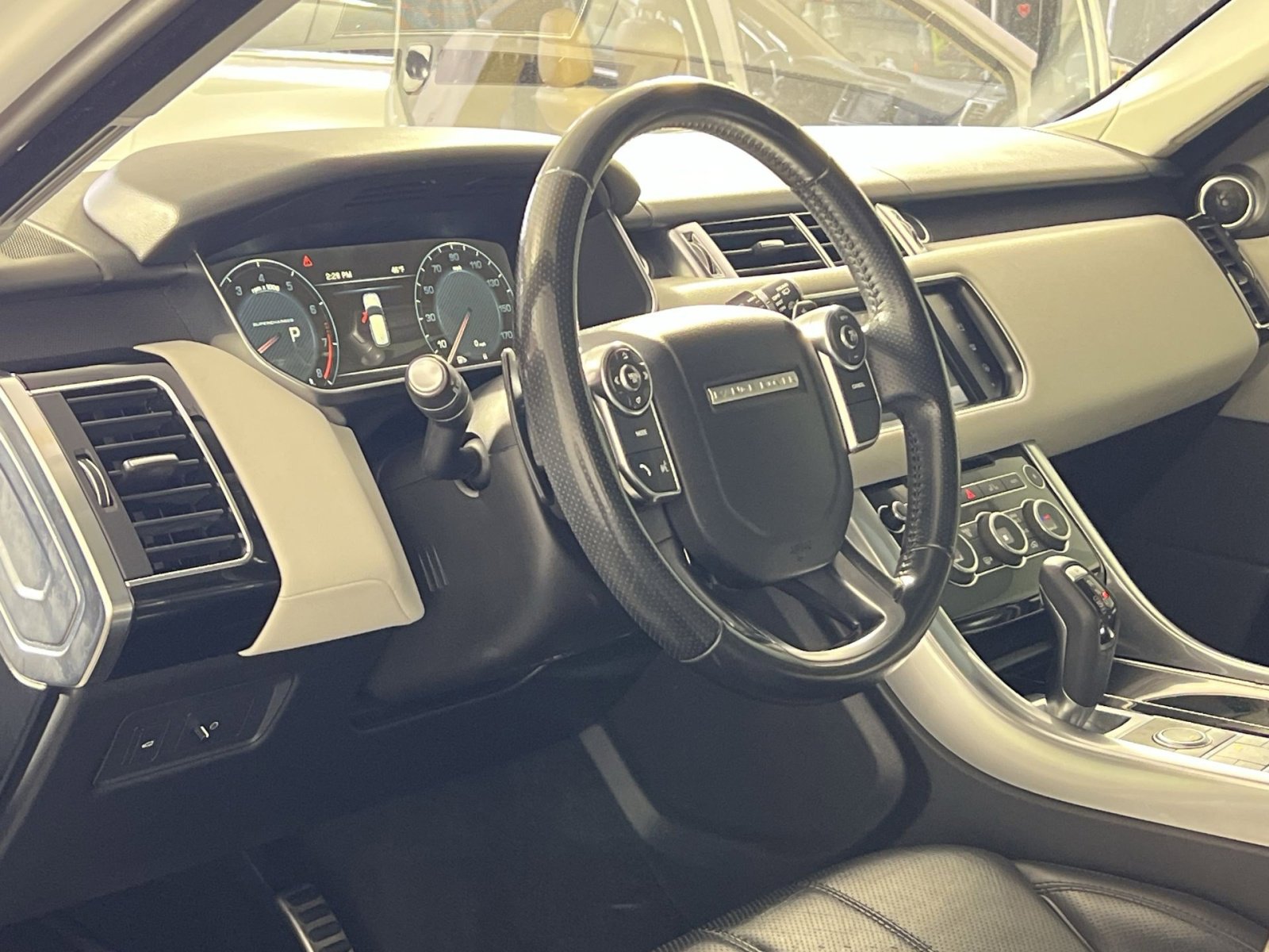 Used 2016 Land Rover Range Rover Sport Supercharged image 16