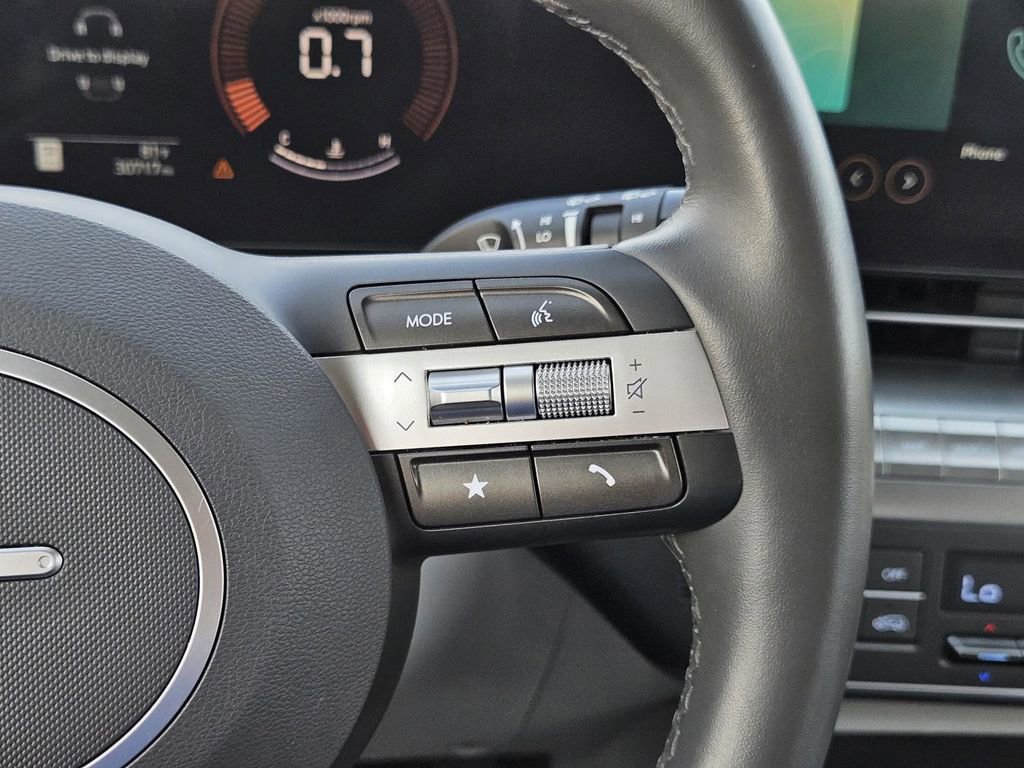 Used 2025 Hyundai Kona SEL image 14