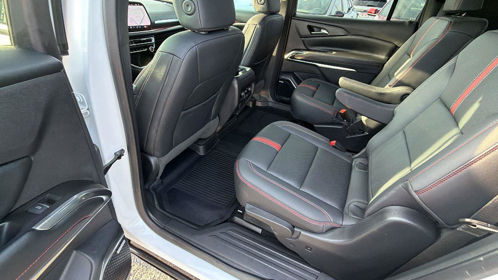 Used 2024 Chevrolet Traverse RS AWD/4WD image 23