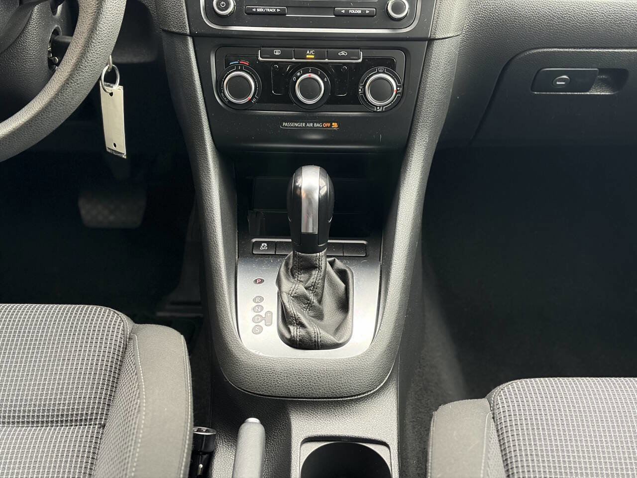 Used 2013 Volkswagen Golf 4-Door image 23
