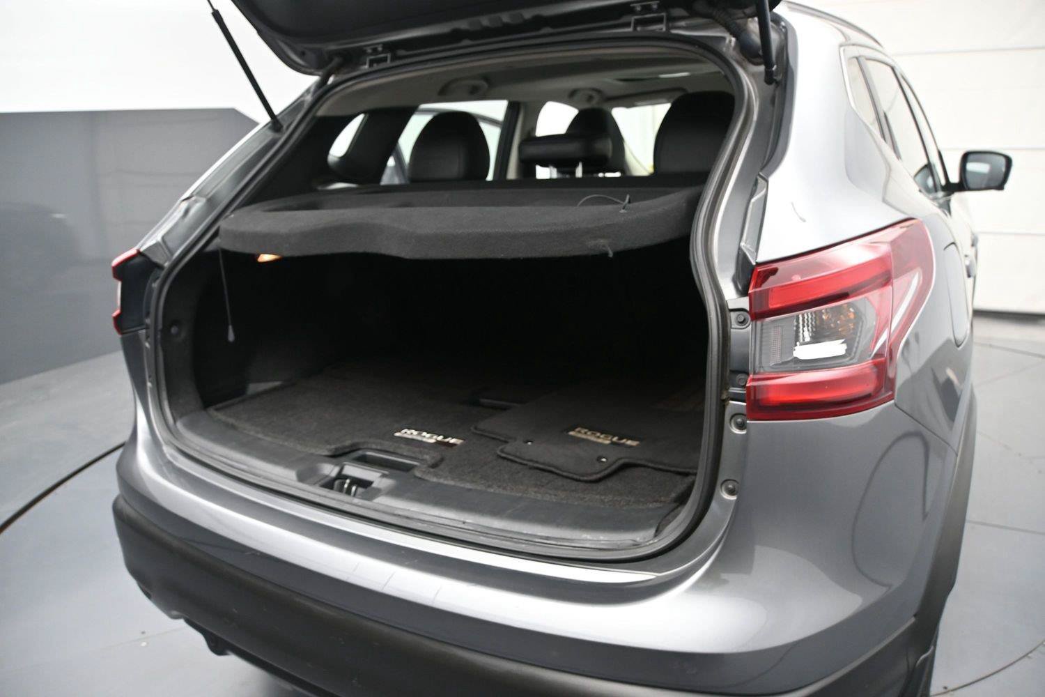 Certified 2021 Nissan Rogue Sport SL w/ Premium Package AWD/4WD image 13
