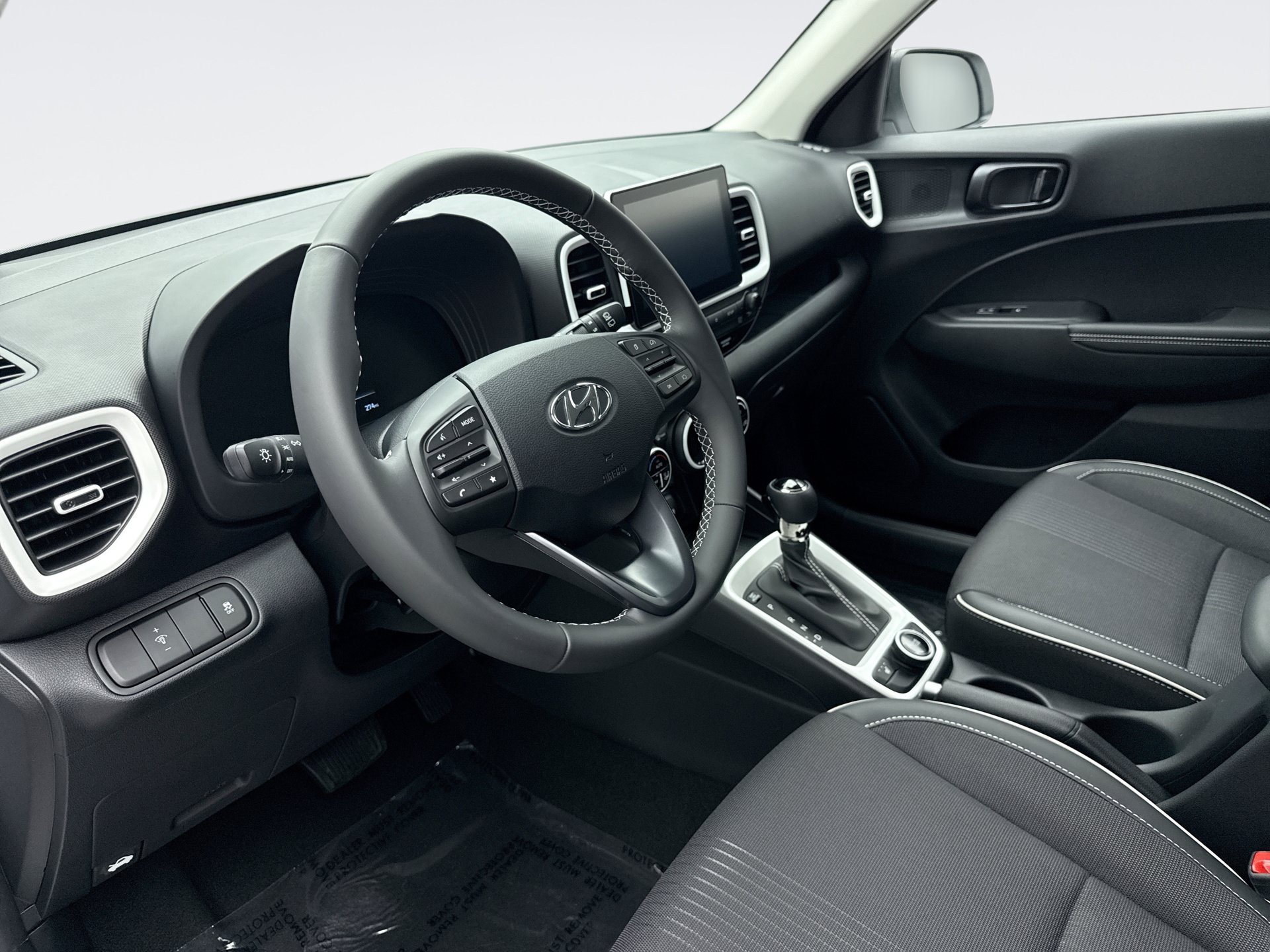 Used 2026 Hyundai Venue SEL FWD image 10