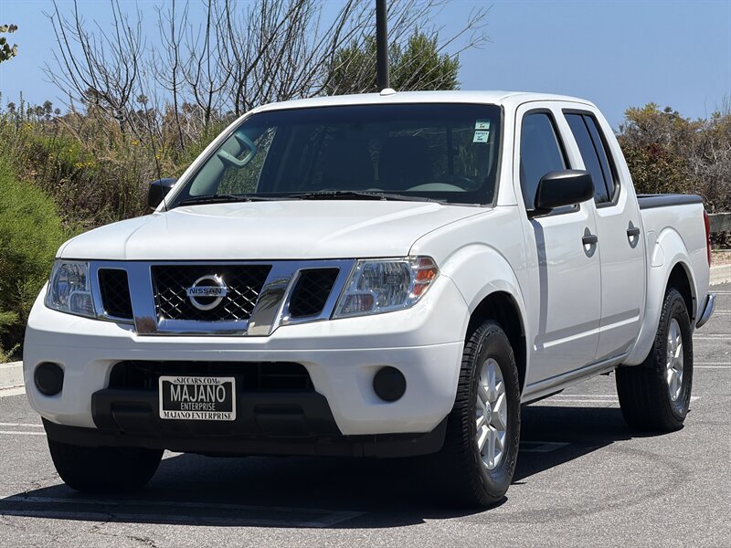 Used 2018 Nissan Frontier SV RWD image 2