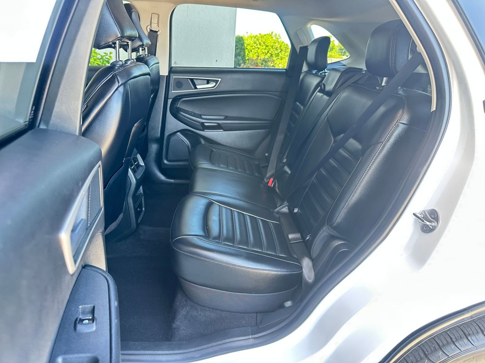 Used 2024 Ford Edge SEL image 37