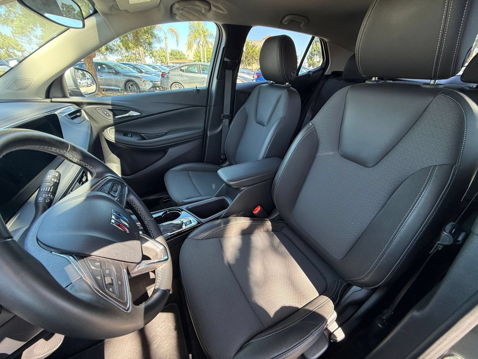 Used 2025 Buick Encore GX Preferred AWD/4WD image 32