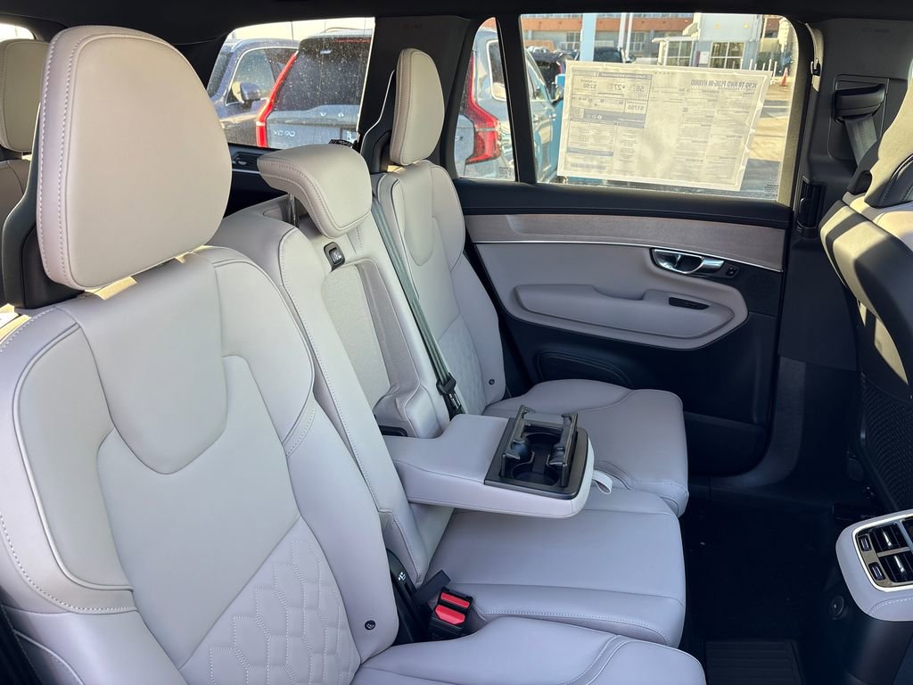 New 2026 Volvo XC90 T8 Core image 15