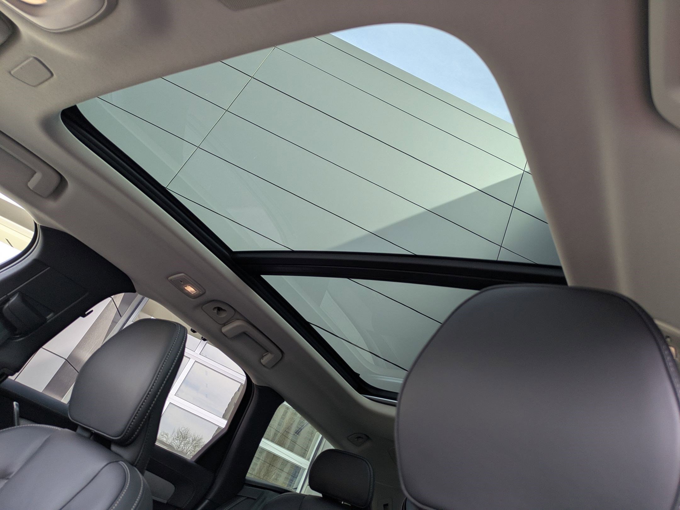 Used 2025 Volvo V90 B6 Cross Country Ultra w/ Protection Package Premier image 16