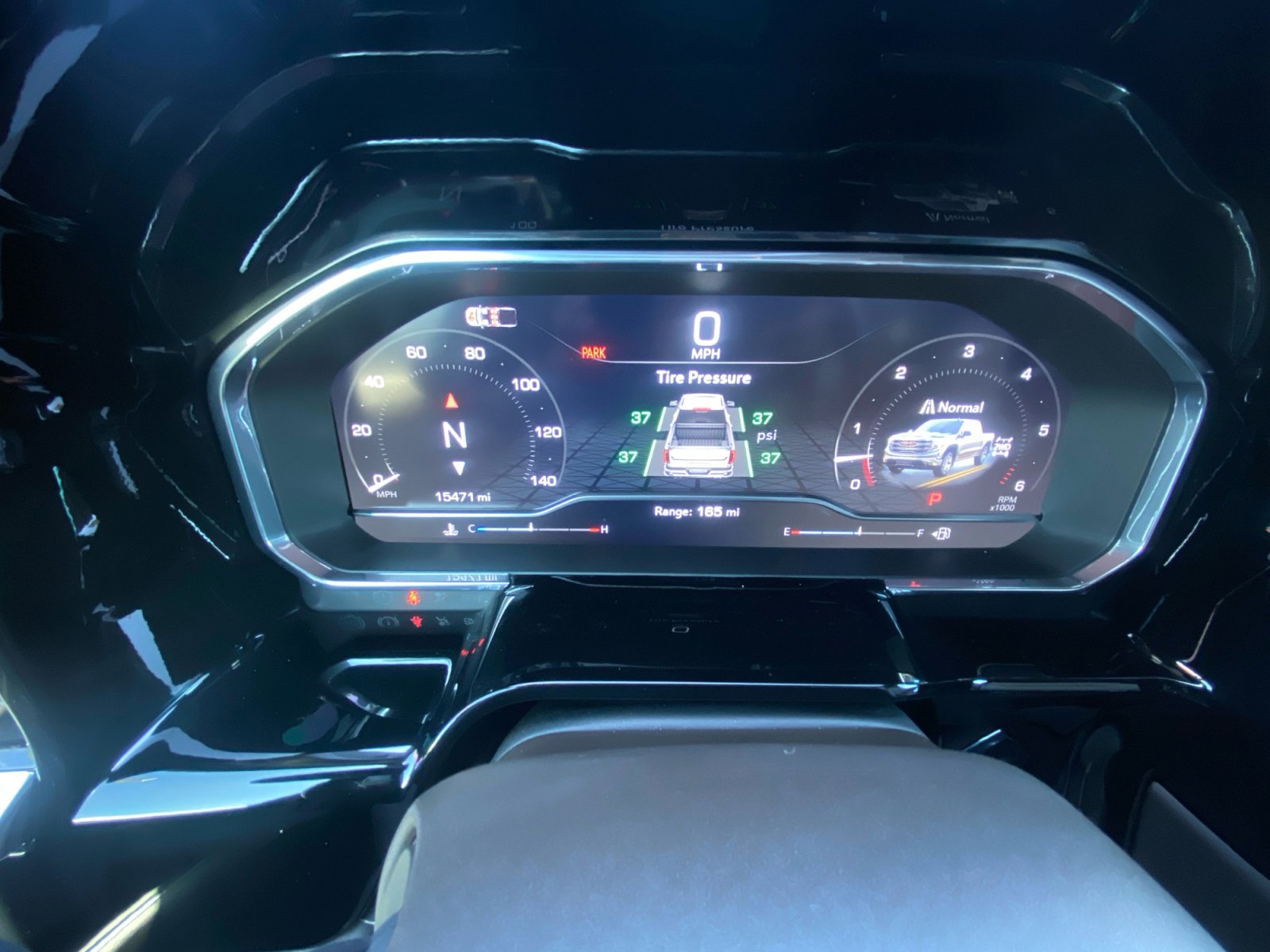 Used 2024 GMC Sierra 1500 SLT image 2