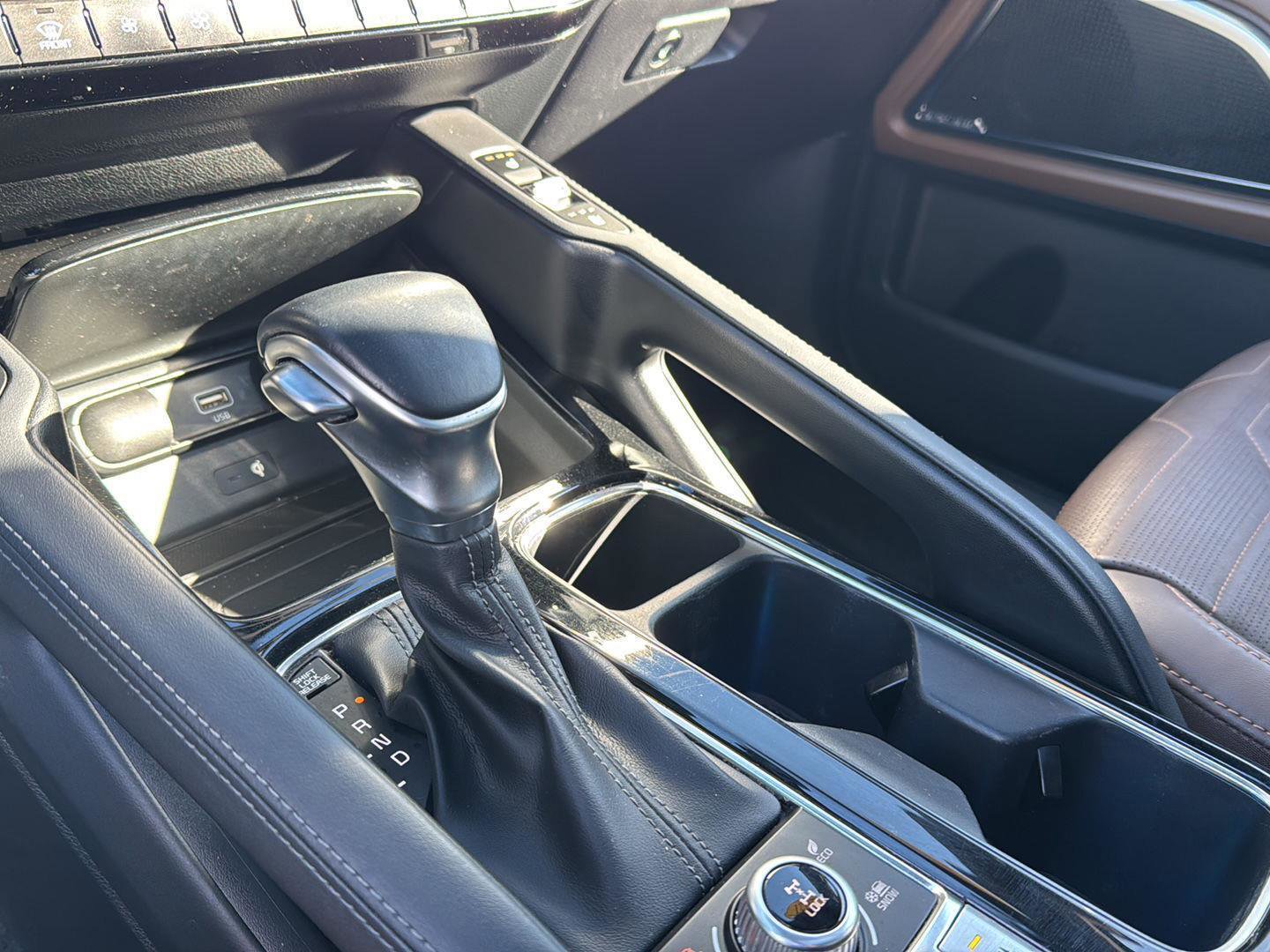 Used 2021 Kia Telluride SX w/ SX Prestige Package image 26