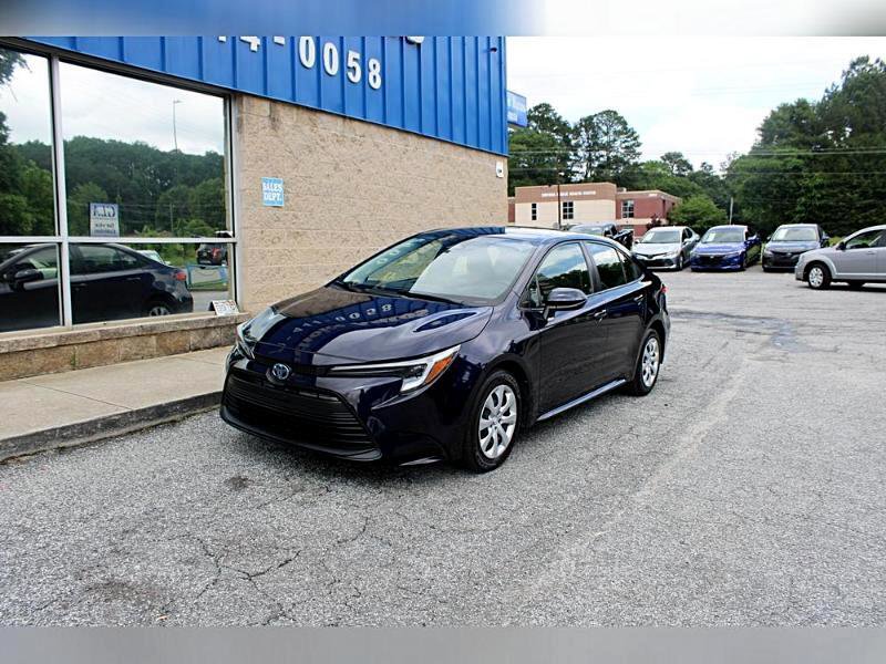 Used 2023 Toyota Corolla LE image 3