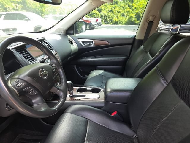 Used 2017 Nissan Pathfinder Platinum FWD image 13