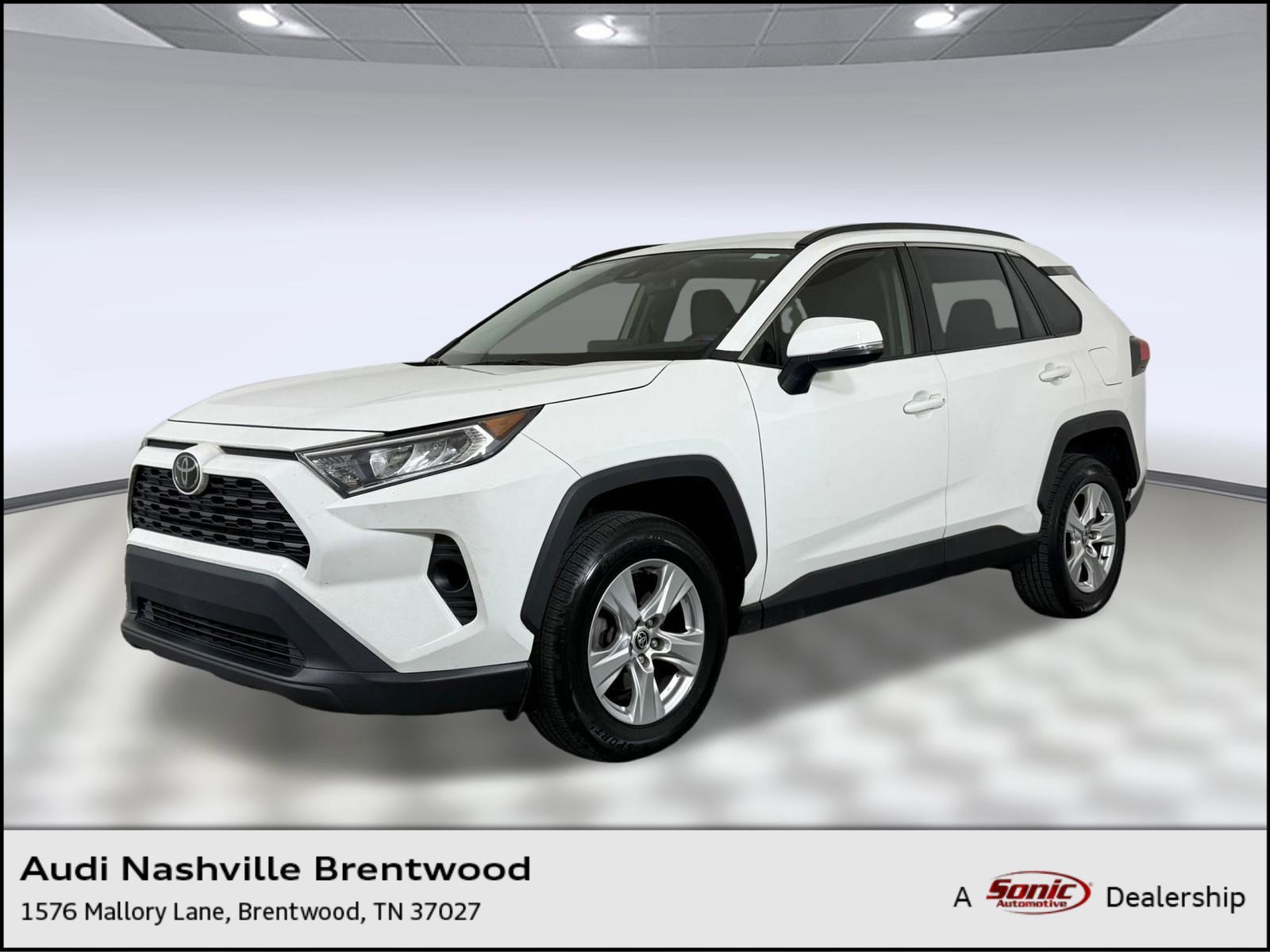 Used 2020 Toyota RAV4 XLE image 1